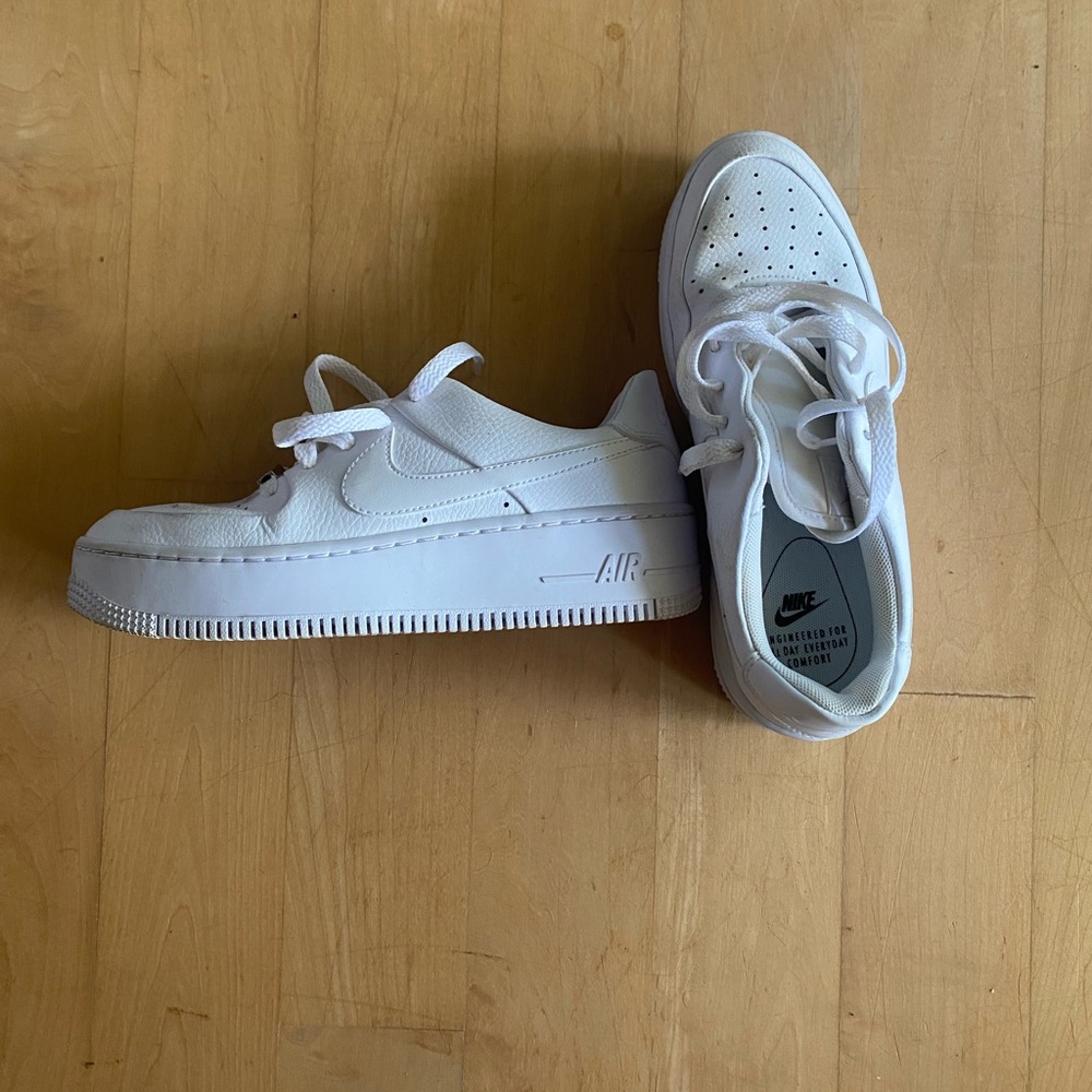 Nike Air Force 1 Sage Low